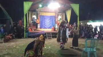 Lestarikan Budaya Bangsa dan Hidupkan UMKM,  Pemdes Balung Kulon Gelar Kesenian Reog Ponorogo