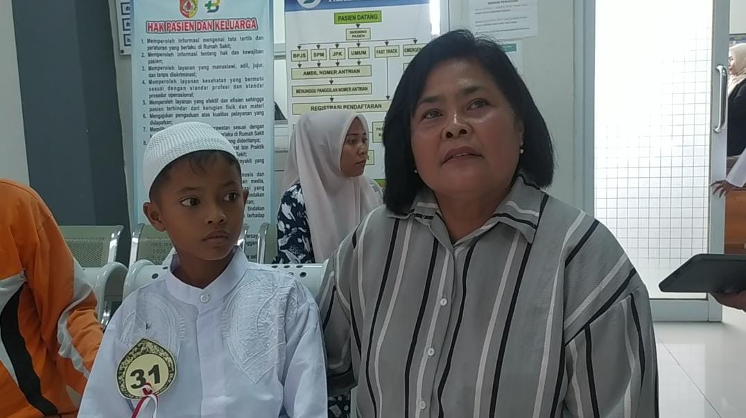 Peserta khitanan massal di RSD Balung